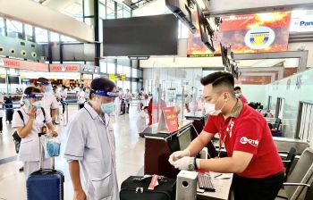 Vietjet chở đoàn công tác tình nguyện gồm gần 1000 y bác sỹ và vaccine Pfizer vào TP.HCM chống dịch